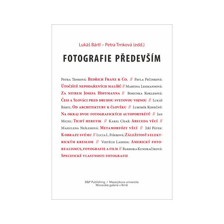 Fotografie především