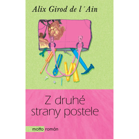 Z druhé strany postele