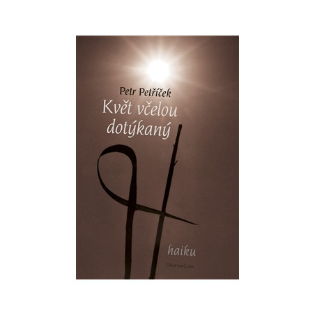 Květ včelou dotýkaný